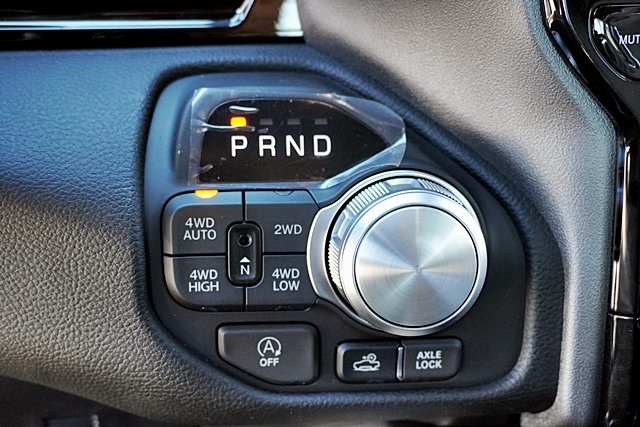 New 2026 Diamond Black Crystal Pearl-Coat Exterior Paint RAM Rebel image 42