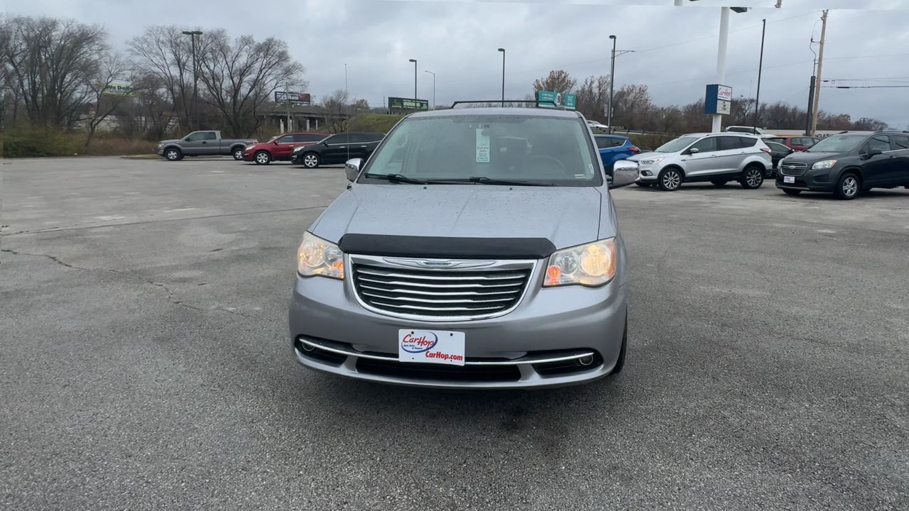 2014 Chrysler Town & Country photo 4
