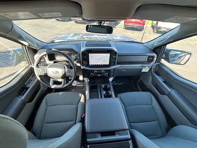 2025 Ford F-150 XLT photo 32