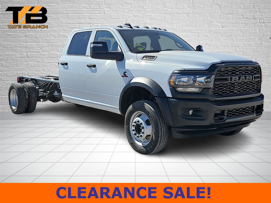 2024 Ram 5500 Tradesman photo 2