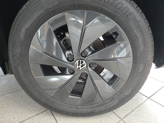 2025 Volkswagen Taos S photo 10