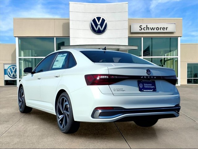 2026 Volkswagen Jetta SEL photo 2