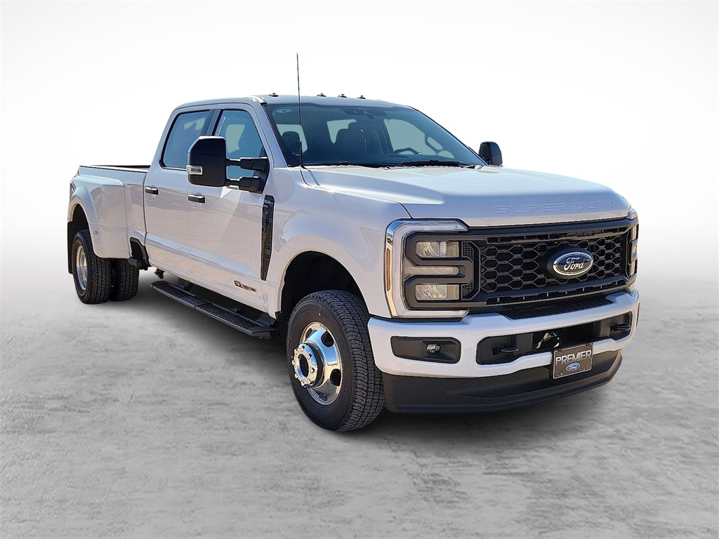 2026 Ford F-350 Super Duty XL's photo