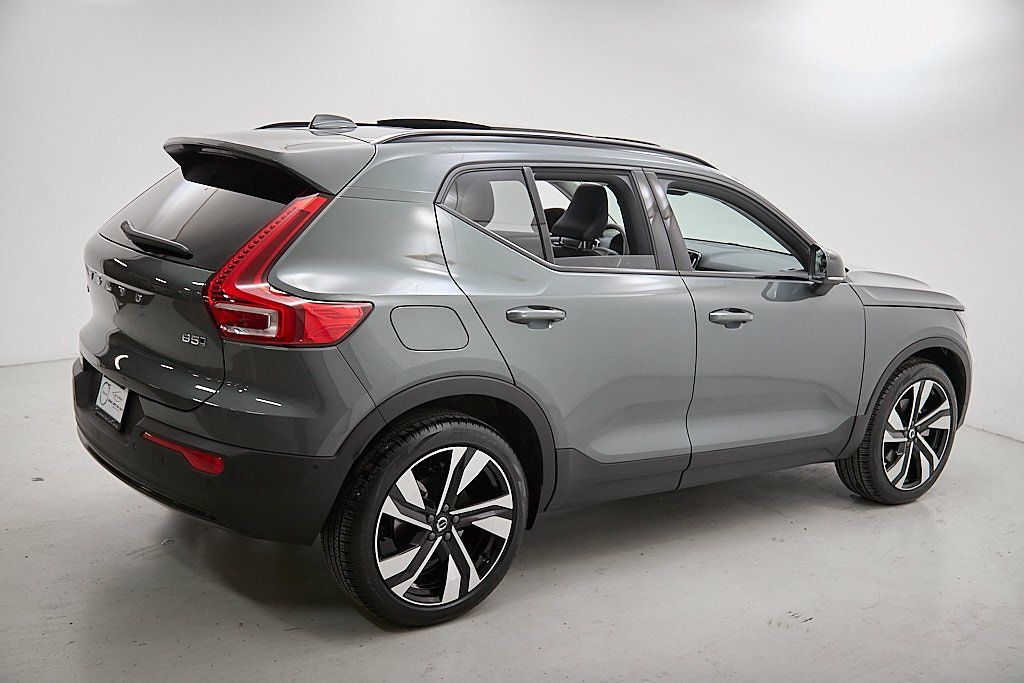 2026 VOLVO XC40 - Image 8