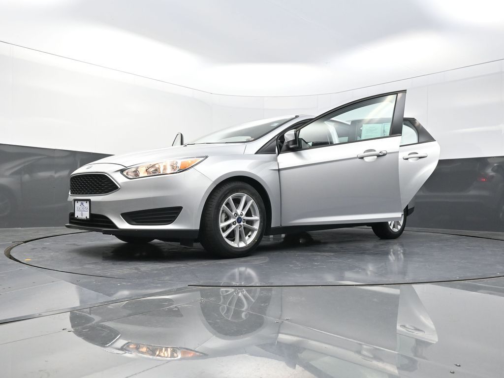 2018 Ford Focus SE photo 28