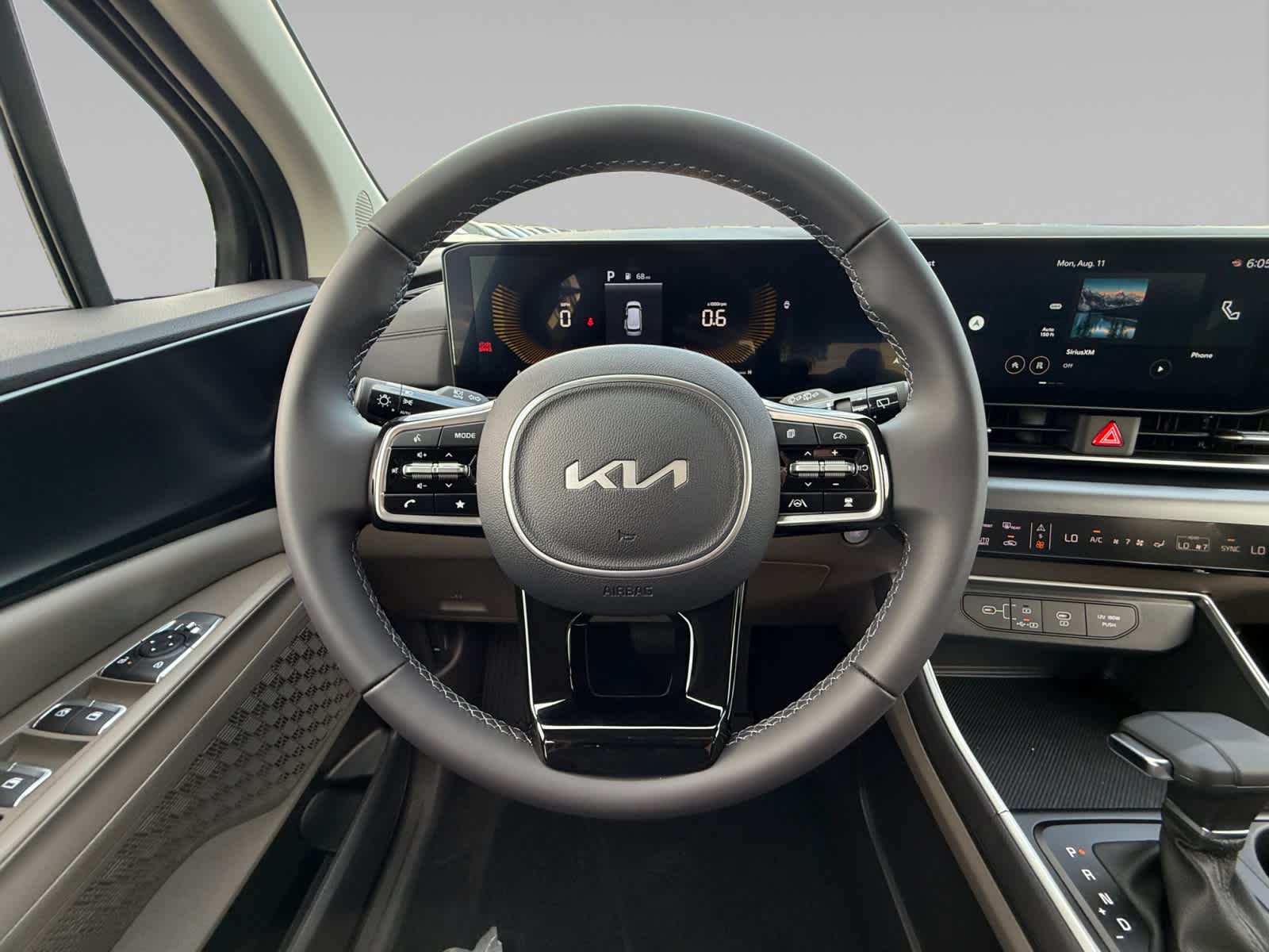 2026 Kia Carnival LXS photo 6