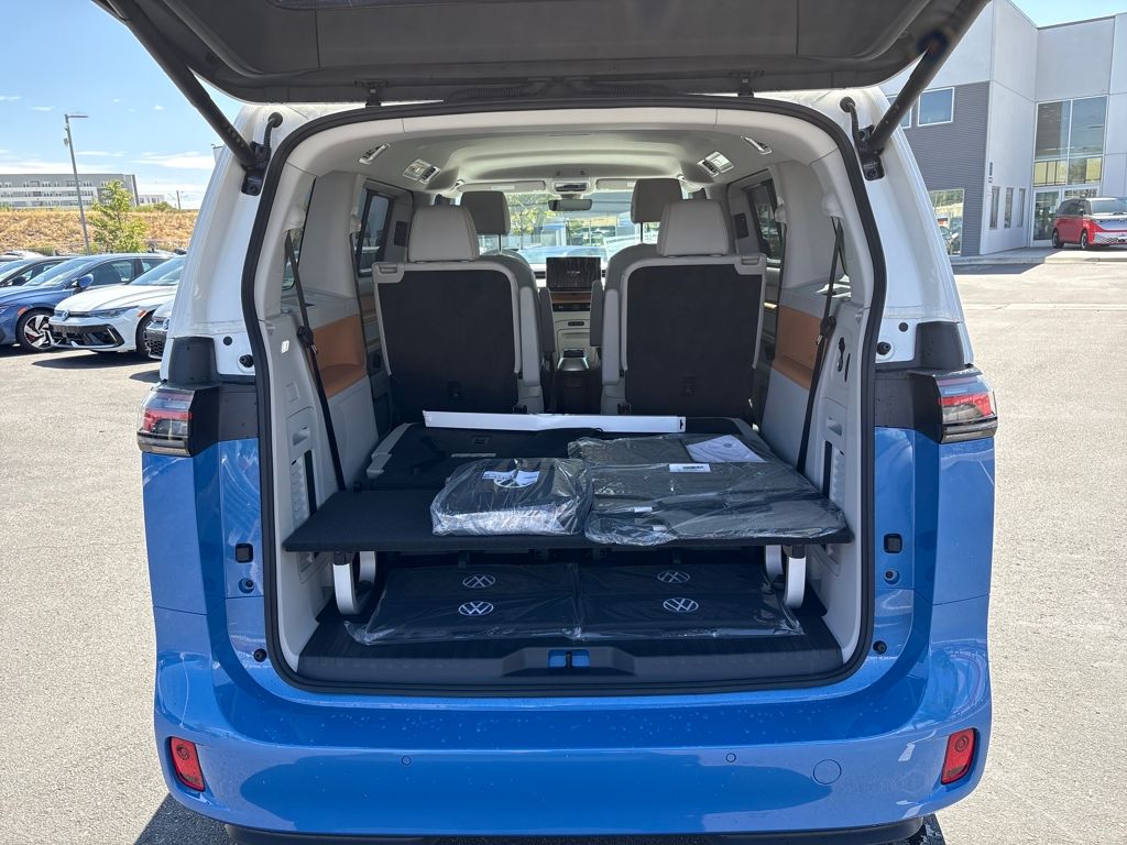 2025 Volkswagen ID. Buzz Pro Plus photo 17