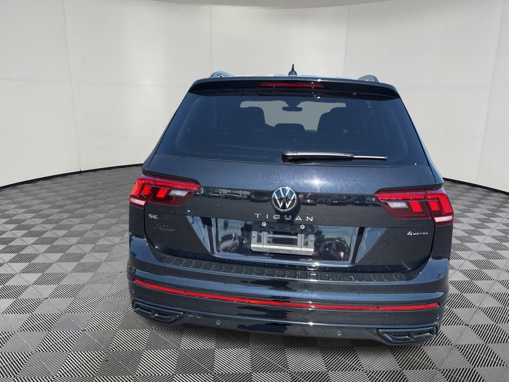2024 Volkswagen Tiguan SE R-Line Black photo 2