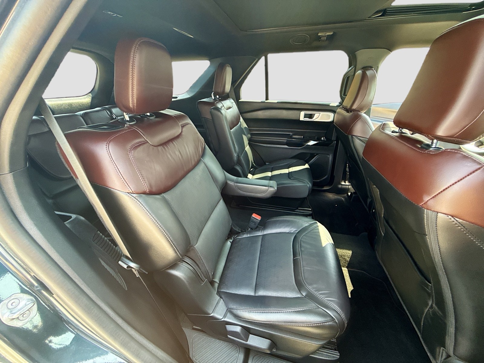2022 Ford Explorer Platinum photo 28