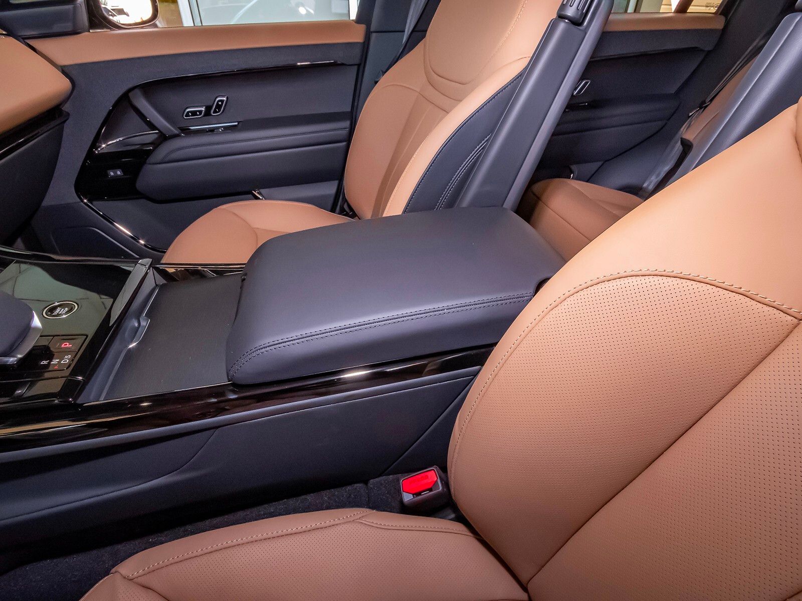 2025 Land Rover Range Rover Sport SE photo 29