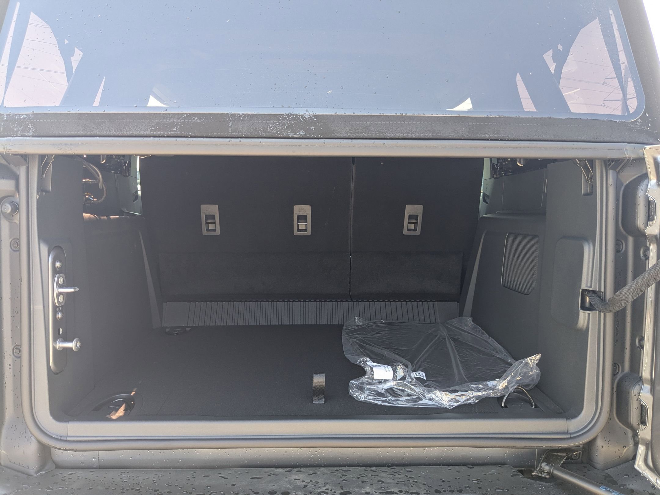 2025 Ford Bronco Base photo 24