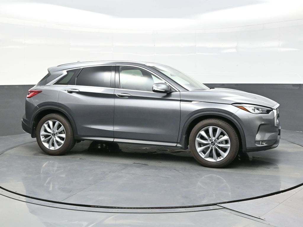 2022 Infiniti QX50 Luxe photo 7