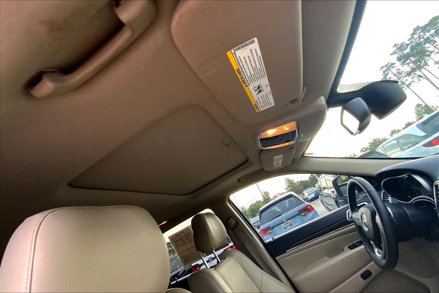 2015 Jeep Grand Cherokee Limited photo 12