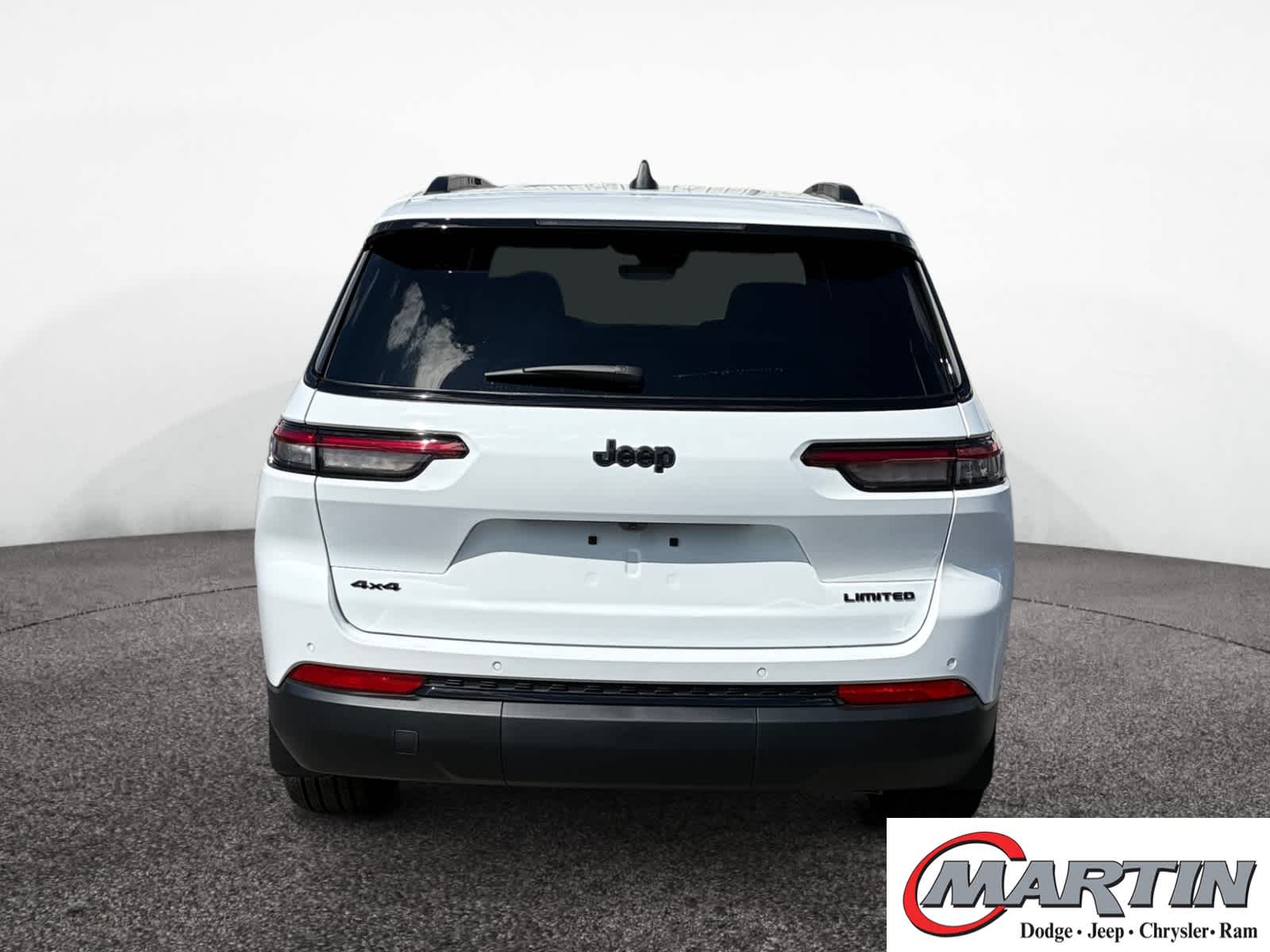 2025 Jeep Grand Cherokee Limited photo 2