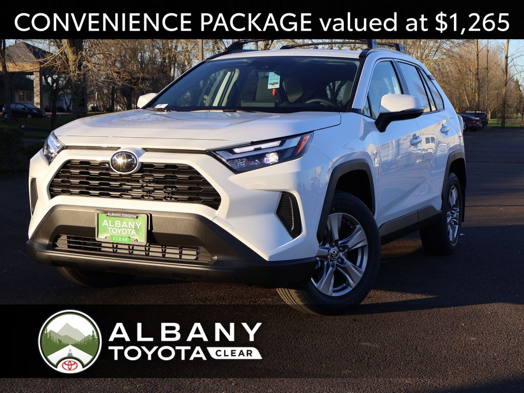 2025 Toyota RAV4 XLE's photo