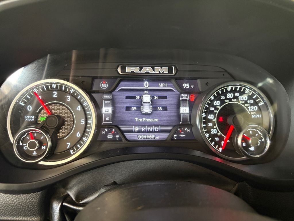 2024 Ram 1500 Laramie photo 10