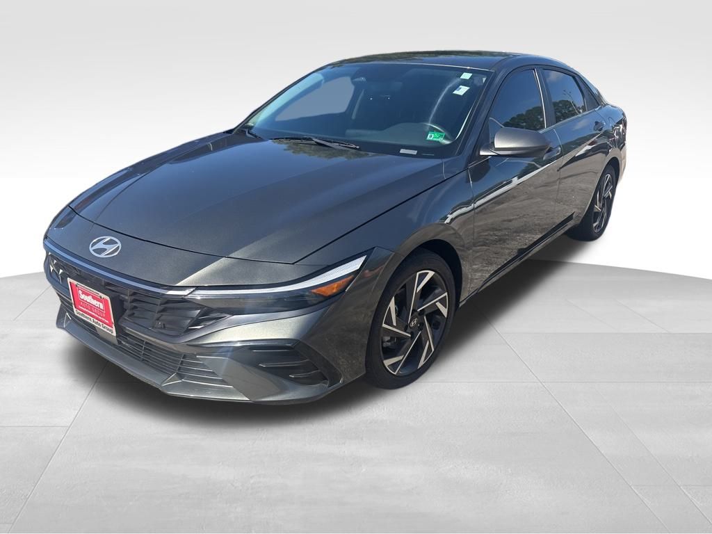 2024 Hyundai Elantra SEL Convenience photo 4