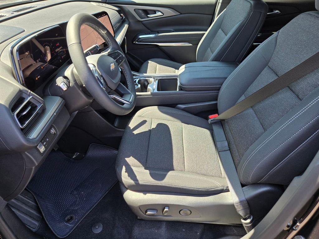 2026 Chevrolet Traverse photo 4