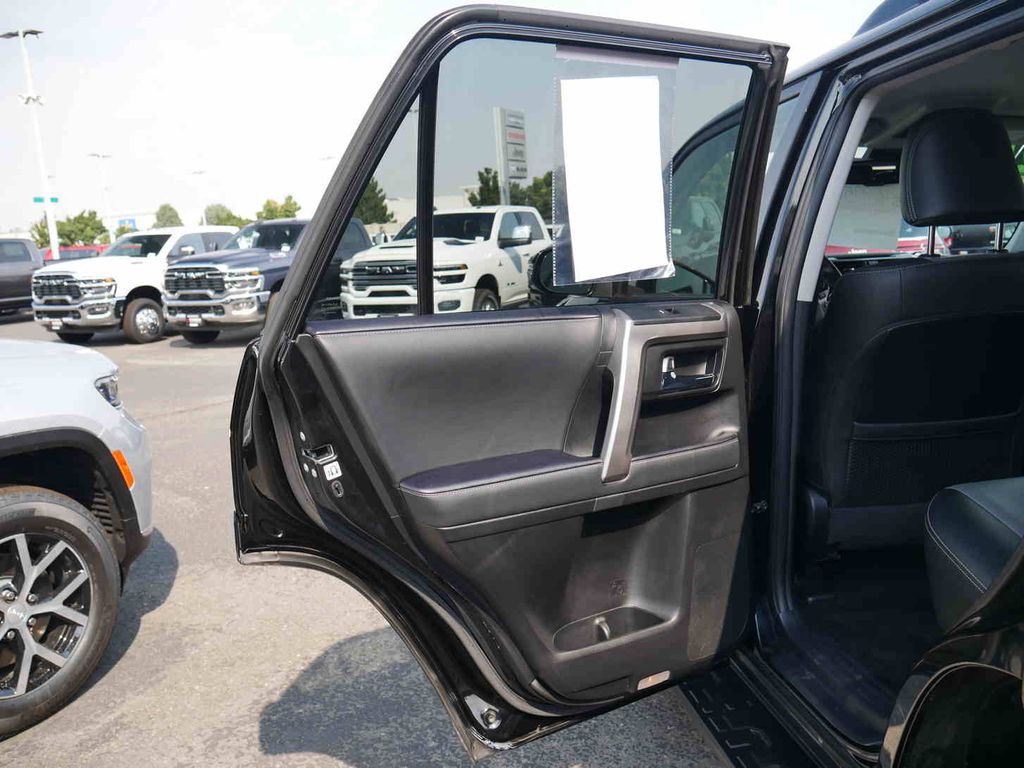 2024 Toyota 4Runner SR5 Premium photo 10