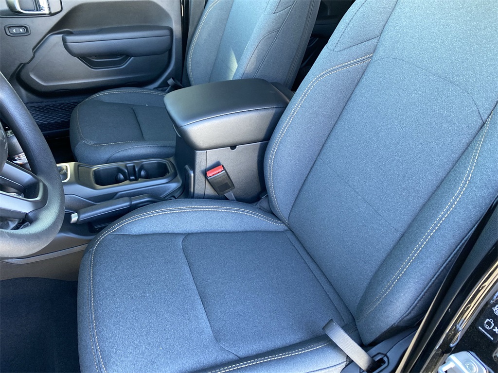 2025 Jeep Wrangler Sport photo 30