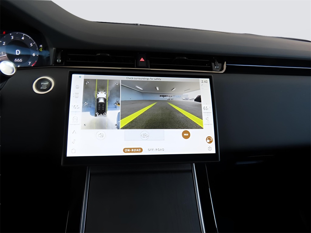 2026 Land Rover Range Rover Evoque Dynamic SE photo 16