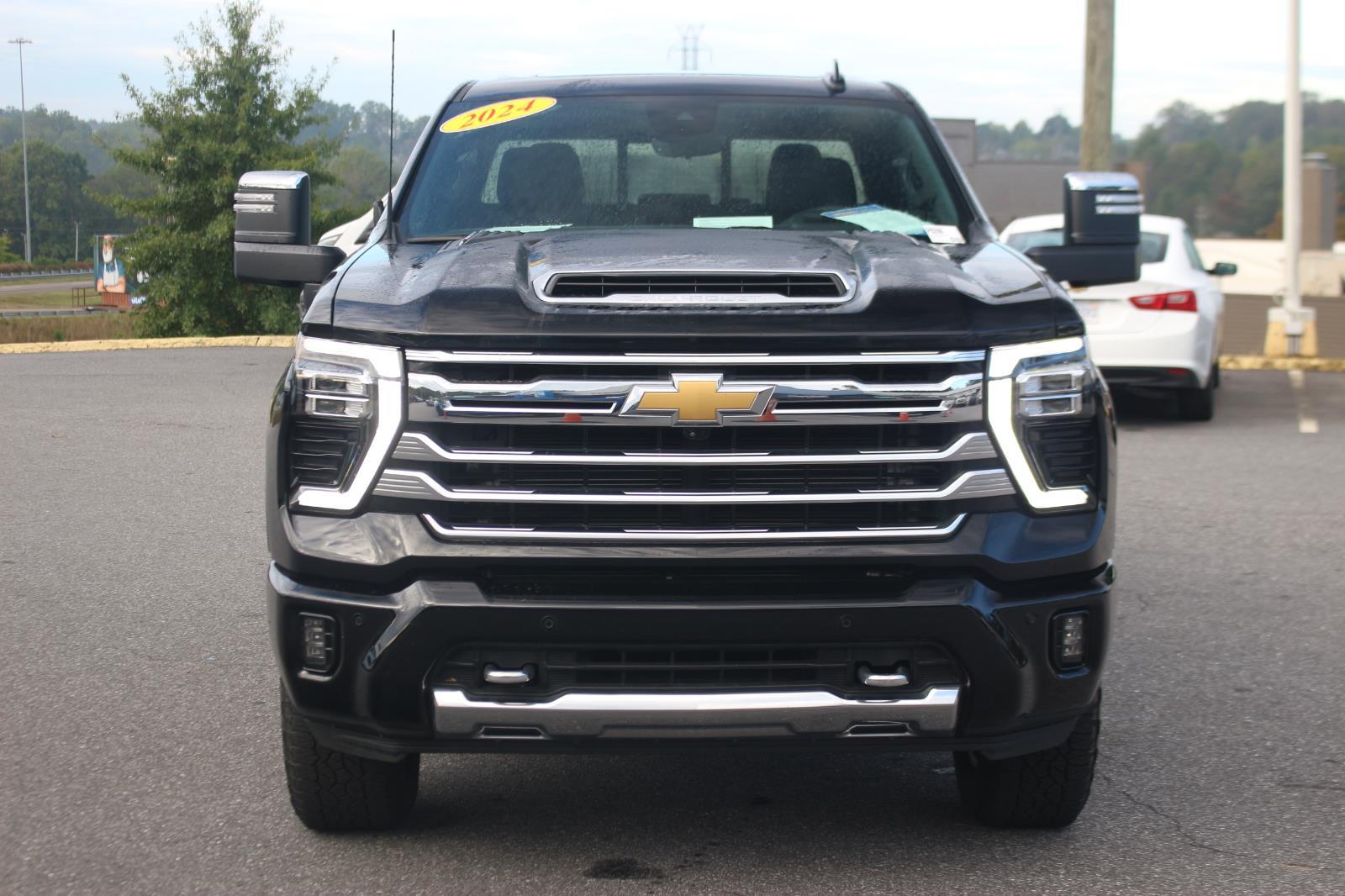 2024 Chevrolet Silverado 3500HD High Country photo 2
