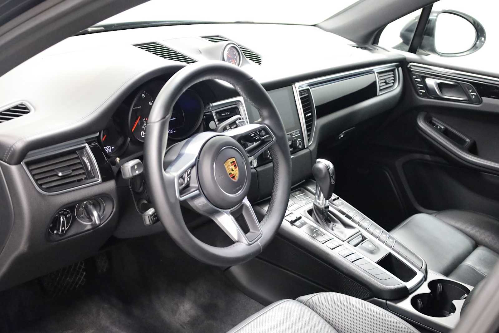 2018 Porsche Macan photo 3