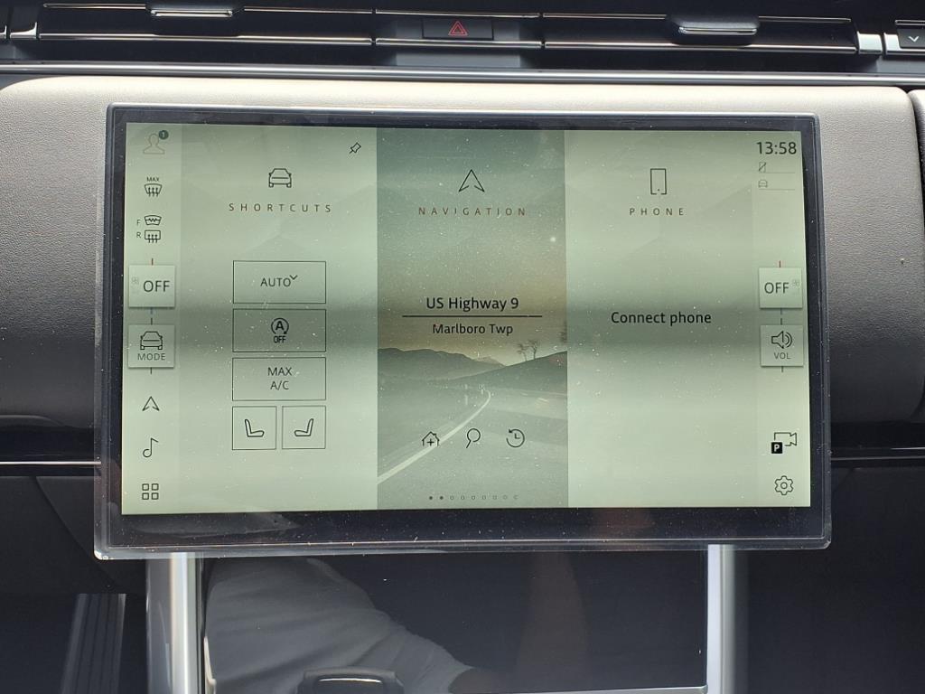 2025 Land Rover Range Rover SE photo 10