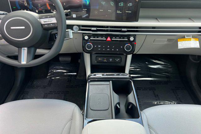 2025 Hyundai Tucson Hybrid photo 8
