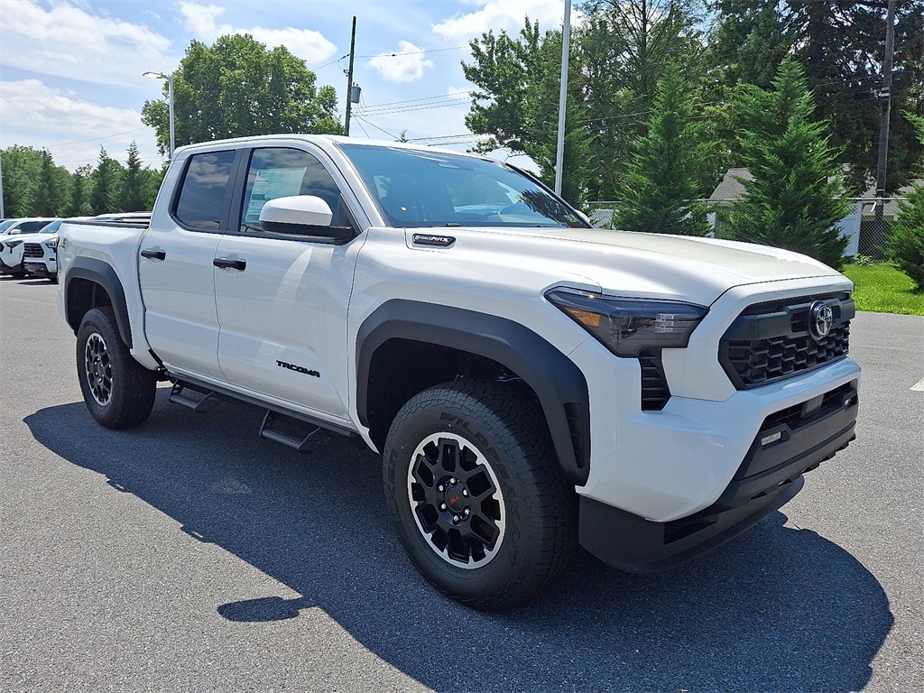 2025 Toyota Tacoma TRD Off-Road Double Cab photo 3