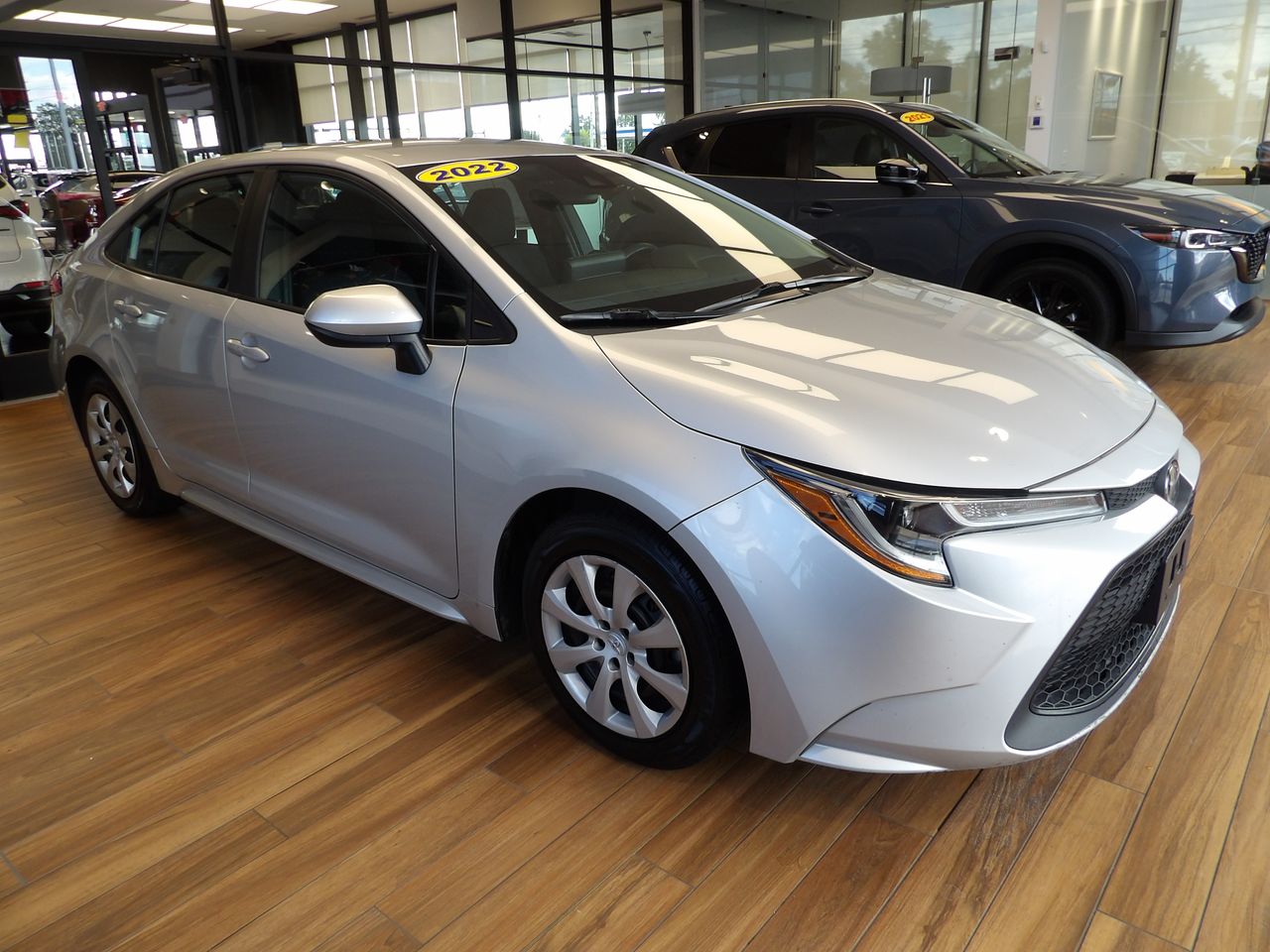 2022 Toyota Corolla LE photo 3