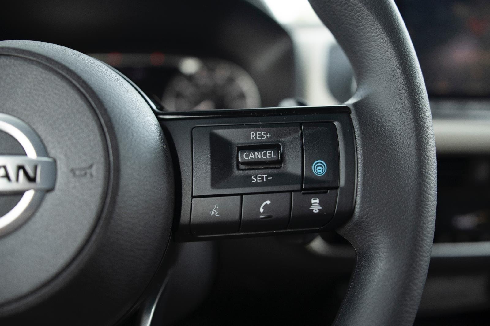 2021 Nissan Rogue SV photo 6