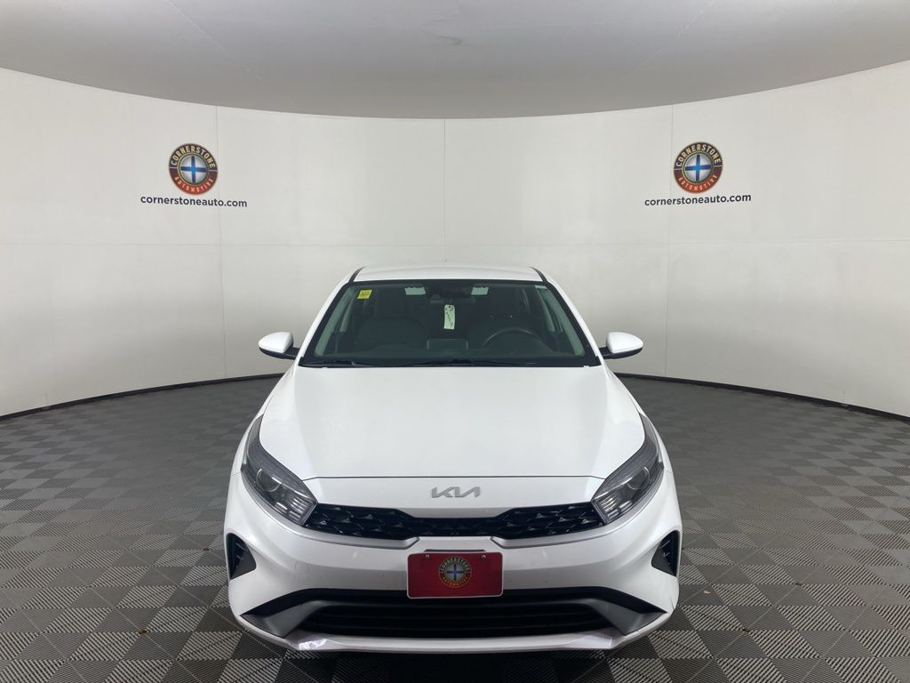 2024 Kia Forte LXS photo 2