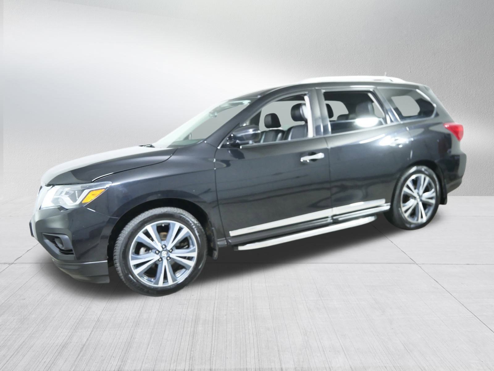 2018 Nissan Pathfinder Platinum photo 3