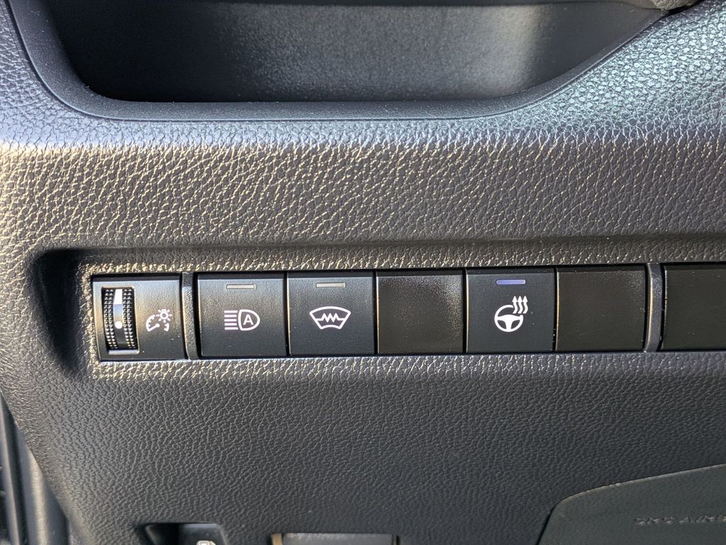 2024 Toyota RAV4 Hybrid photo 13