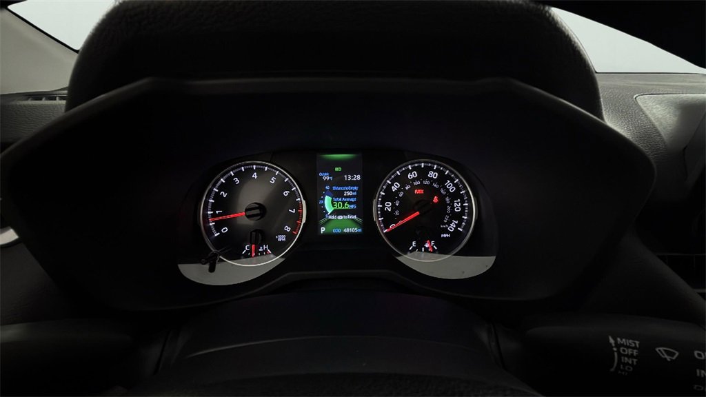 2022 Toyota RAV4 LE photo 17