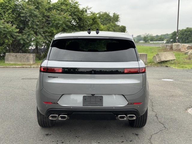 2025 Land Rover Range Rover Sport SE photo 2
