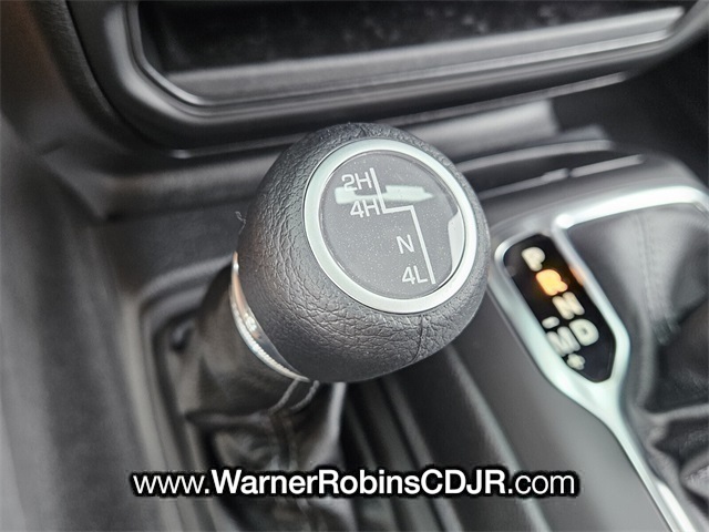 2025 Jeep Gladiator Sport S photo 19