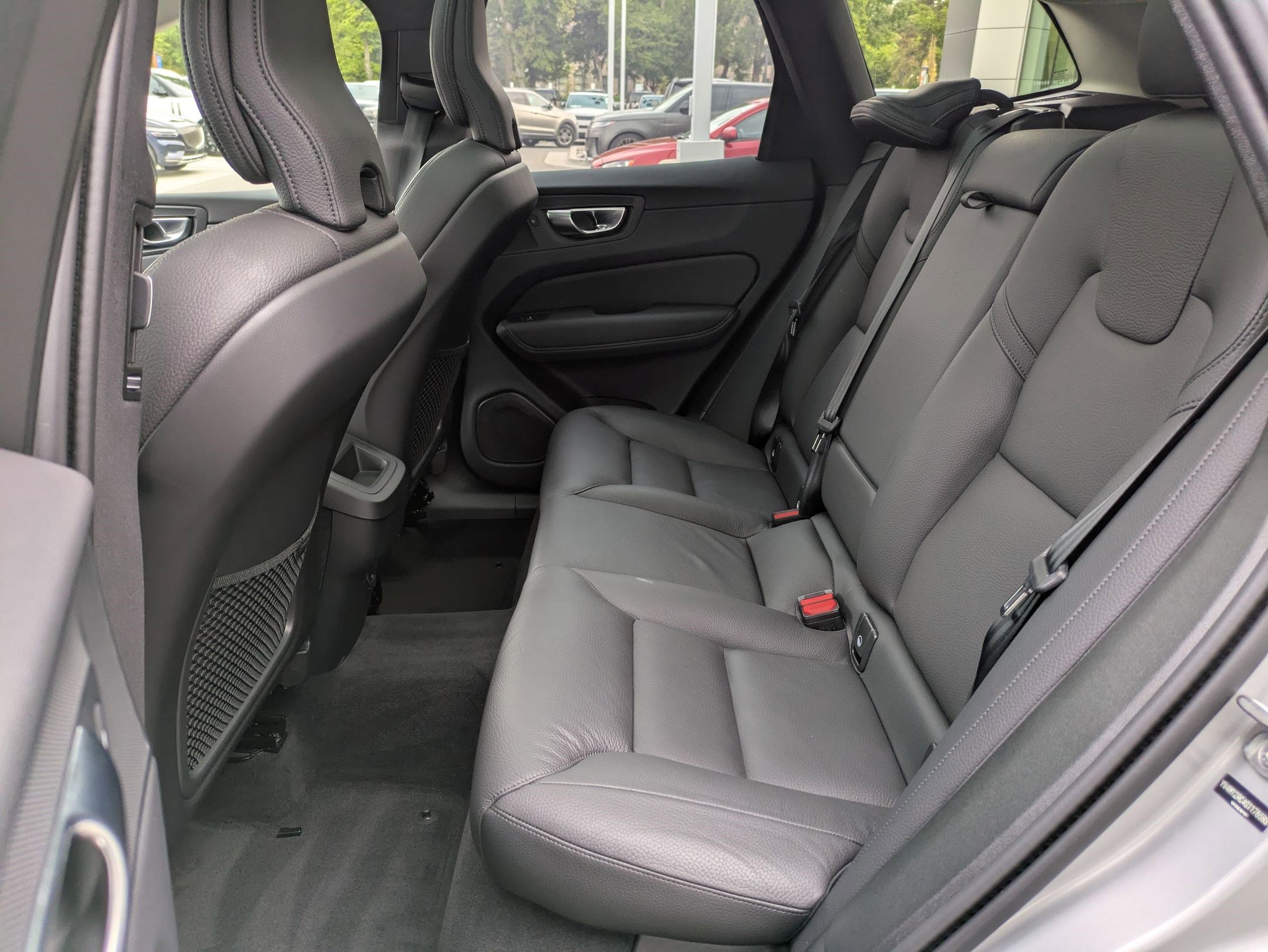 2025 Volvo XC60 Plus photo 27