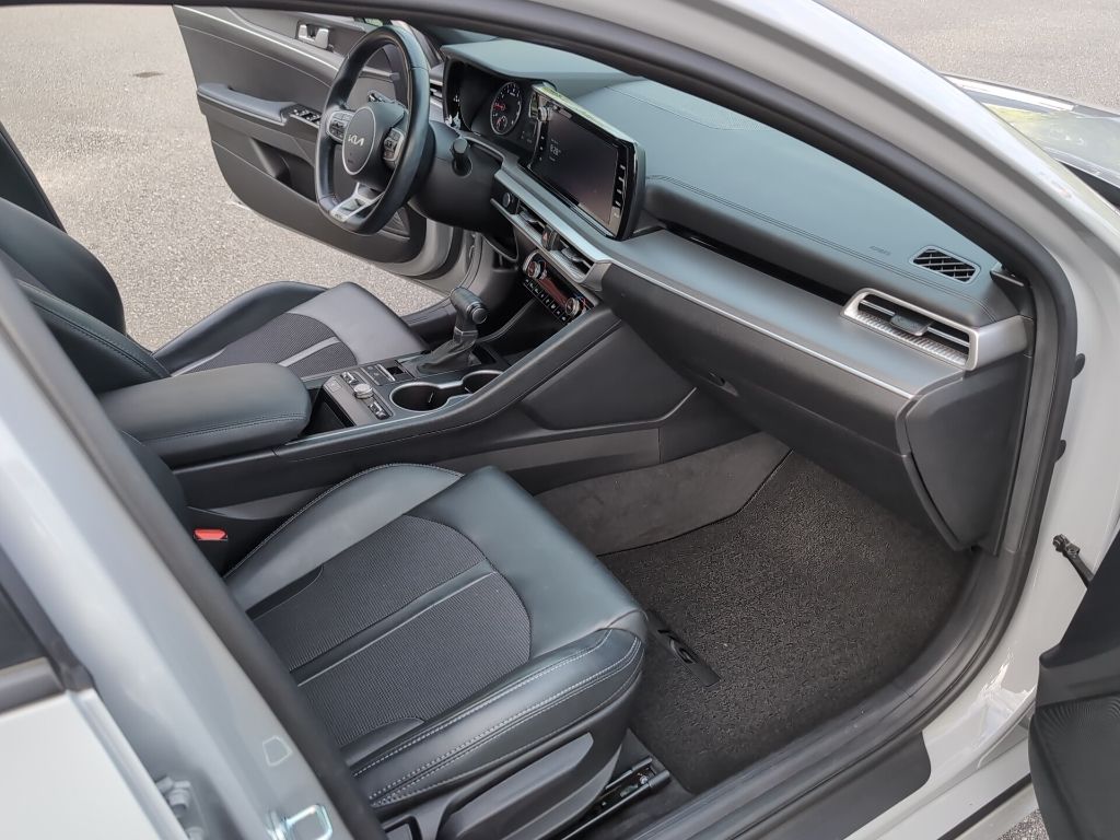 2024 Kia K5 GT-Line photo 14