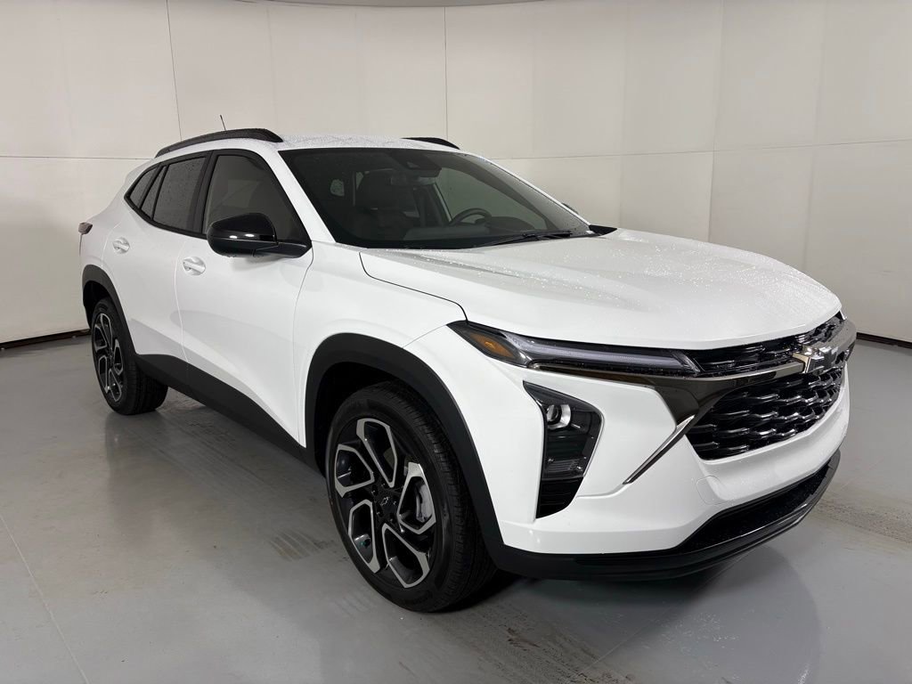 2026 Chevrolet Trax photo 2