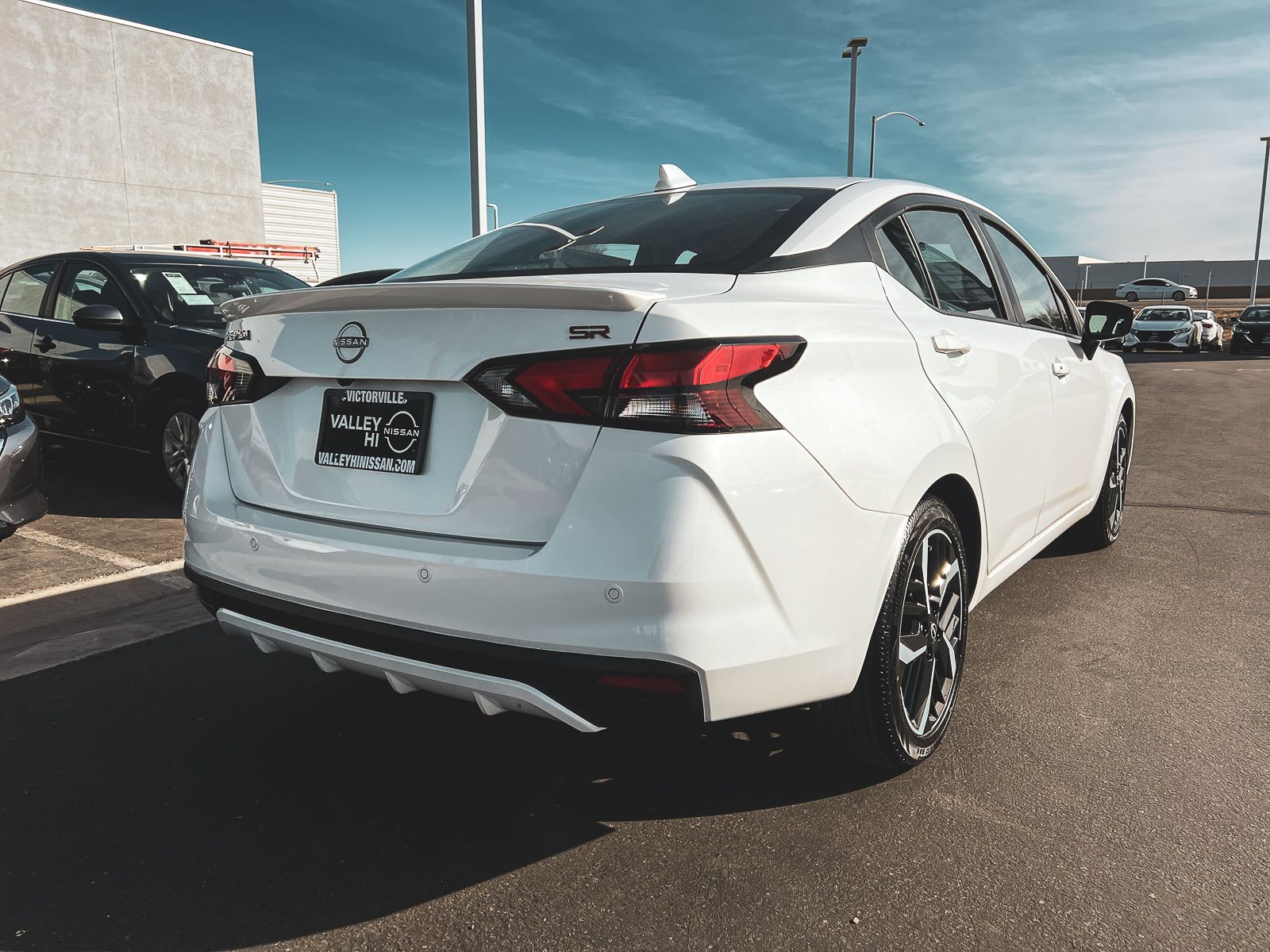 2025 Nissan Versa 1.6 SR photo 3