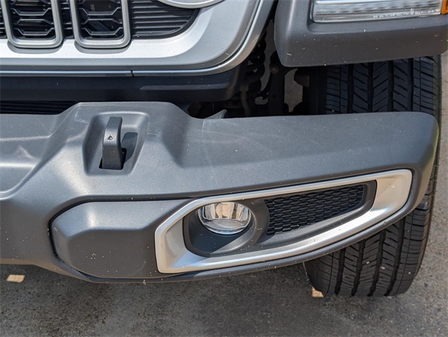2024 Jeep Wrangler Sahara photo 3
