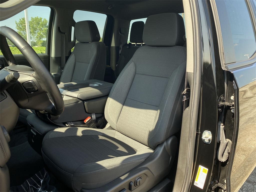 2022 Chevrolet Silverado 1500 LT photo 13