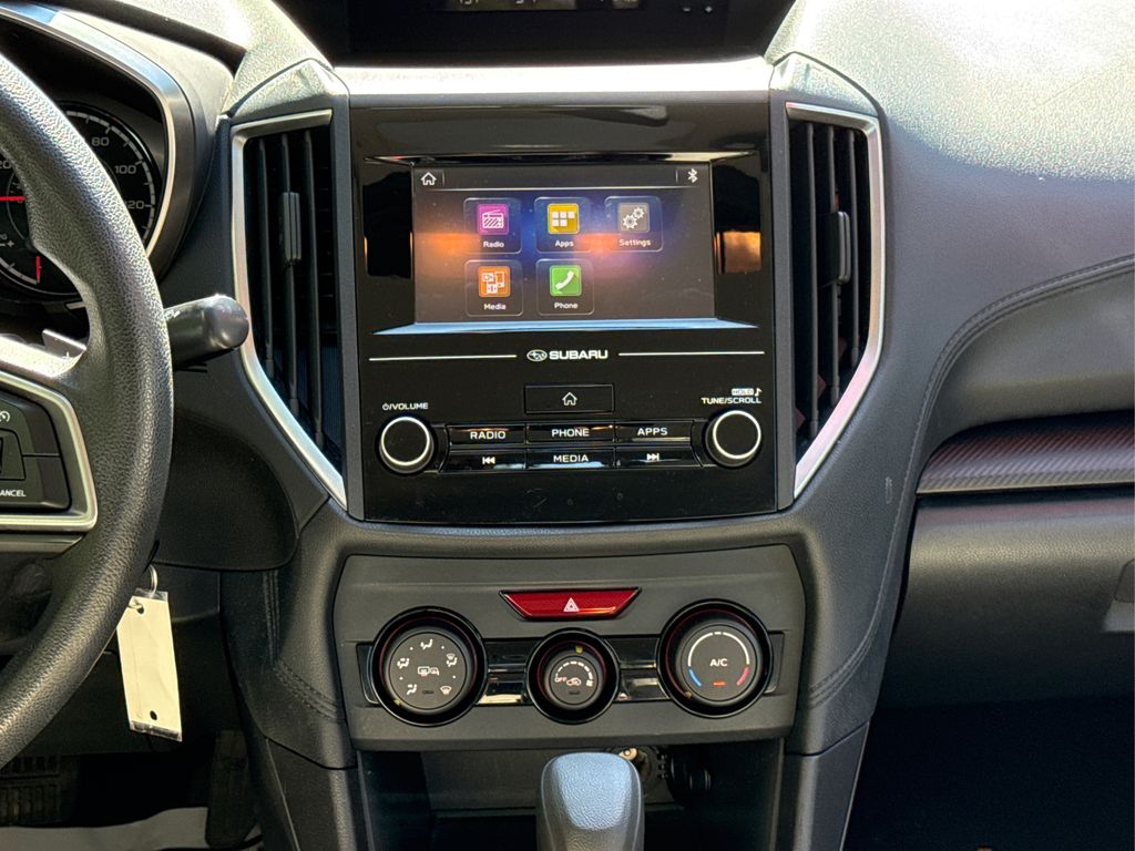 2017 Subaru Impreza 2.0i Premium photo 18