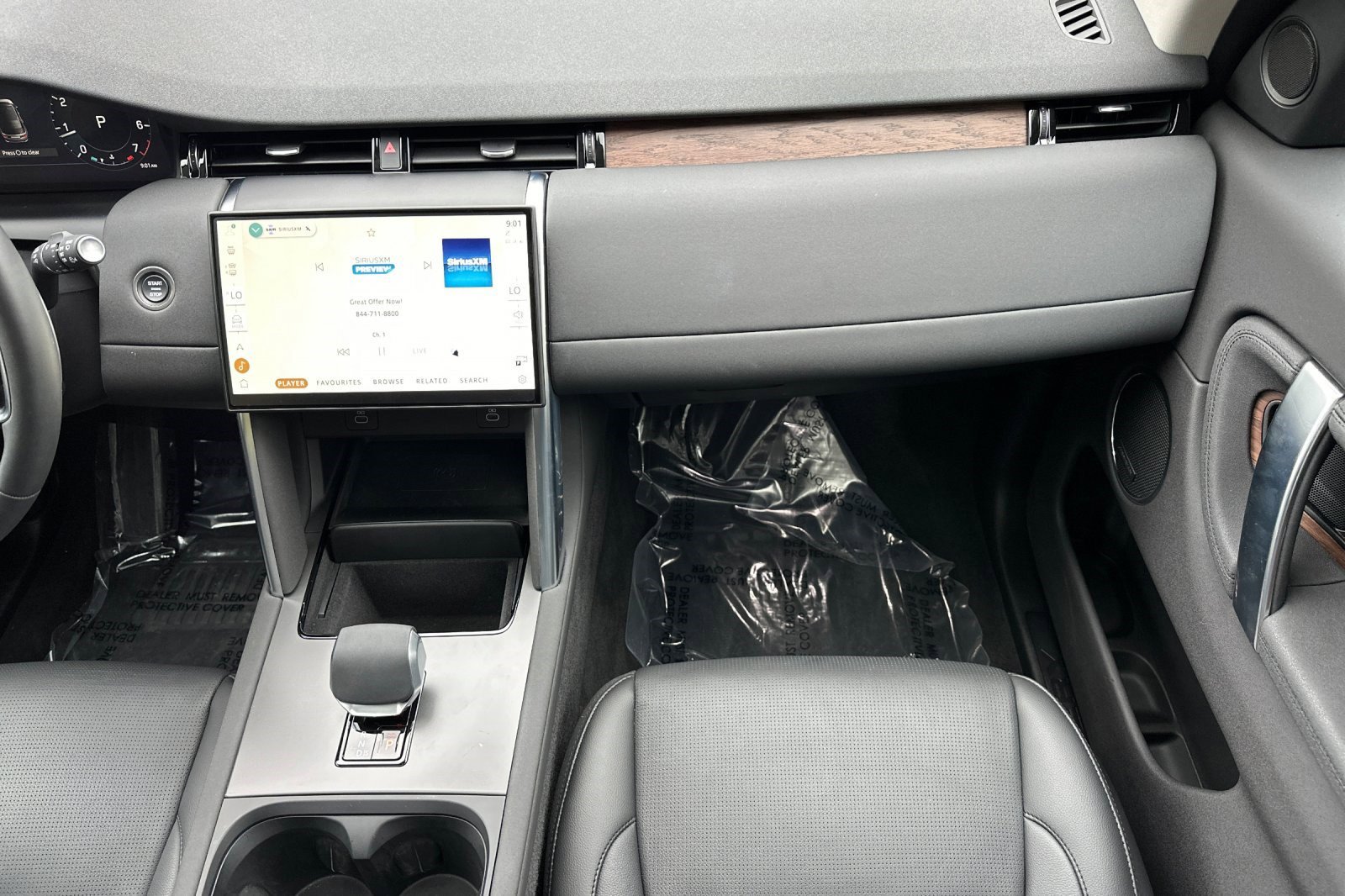 2024 Land Rover Discovery Sport S photo 25