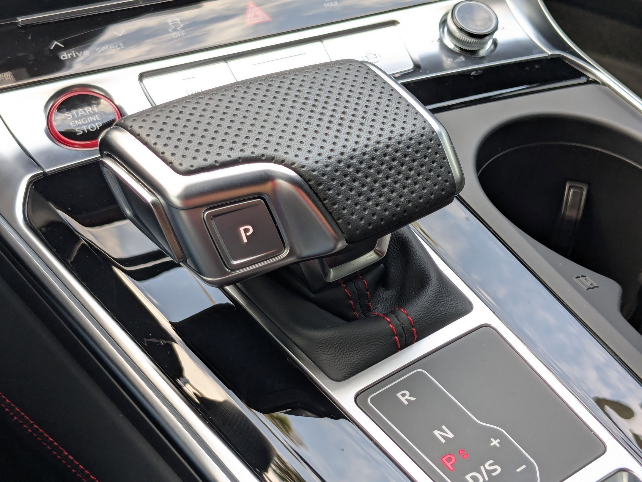 2025 Audi RS 6 Avant Performance Base photo 12
