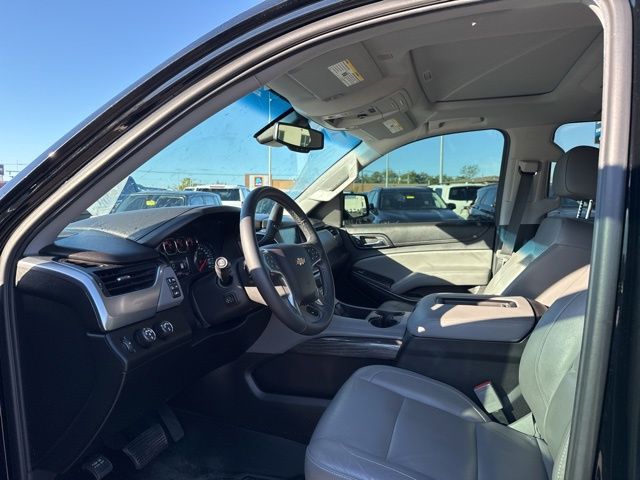 2018 Chevrolet Tahoe LT photo 2