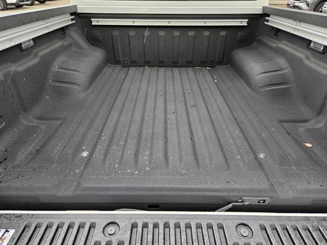 2025 Nissan Frontier PRO-4X photo 18