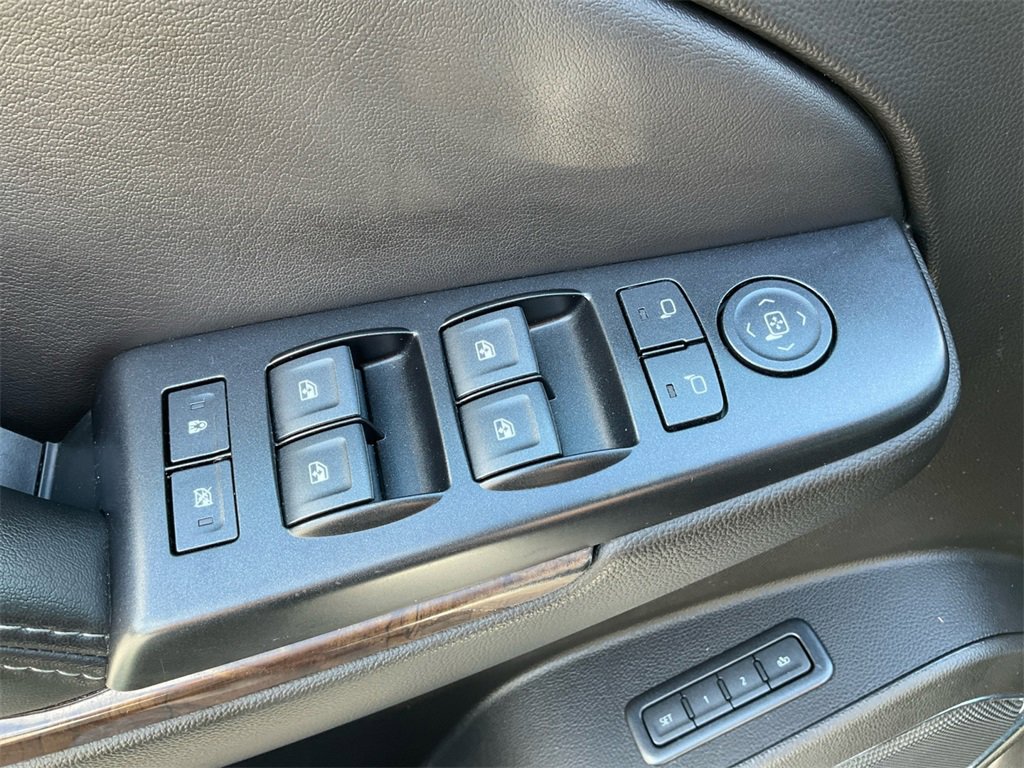 2018 Chevrolet Suburban LT photo 29